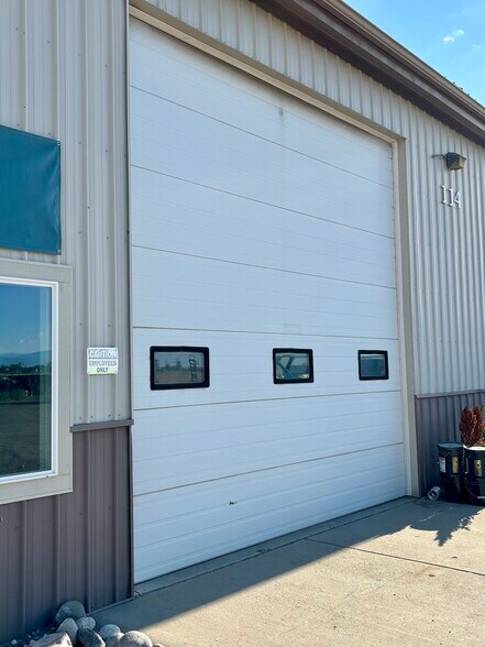 More Photos Of 114 Rock Rd, Belgrade Industrial For Lease