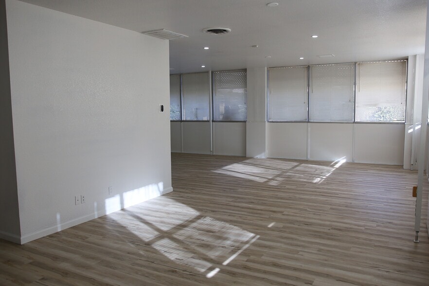 More Photos Of 1029-1045 N El Dorado St, Stockton Office For Lease