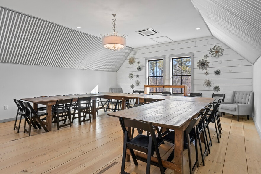 More Photos Of 10 Leeds Junction Rd, Leeds Winery Vineyard For Sale