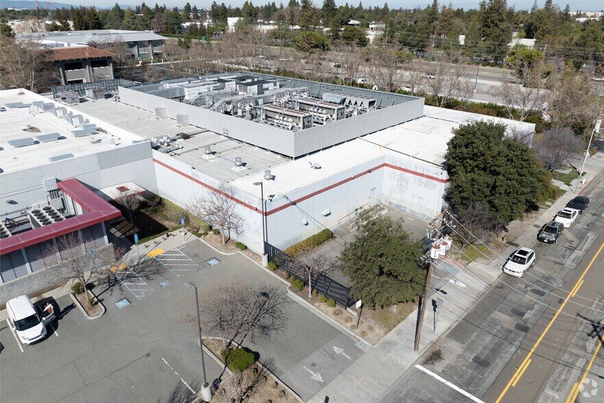 More Photos Of 3030 Corvin Dr, Santa Clara Service For Sale