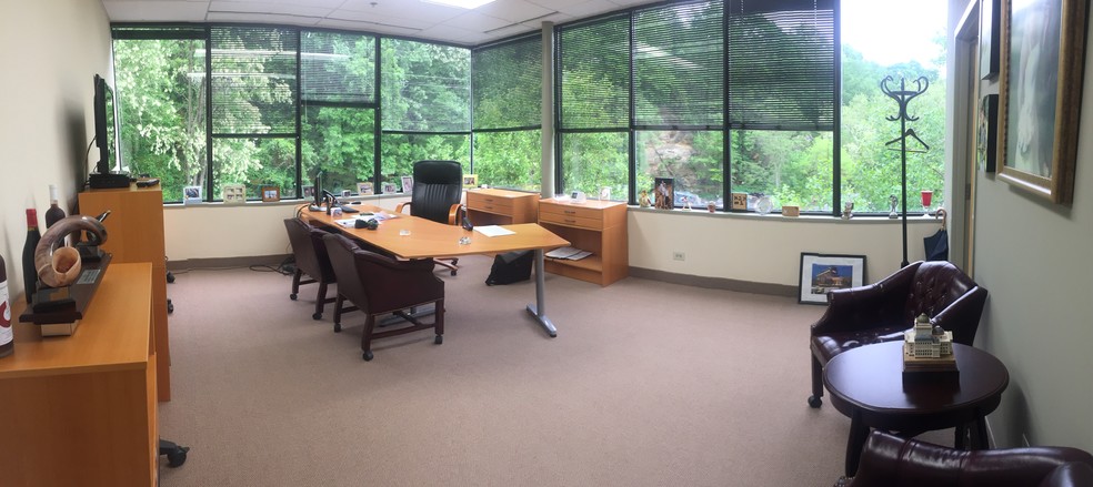 More Photos Of 33 Rock Hill Rd, Bala Cynwyd Office For Lease