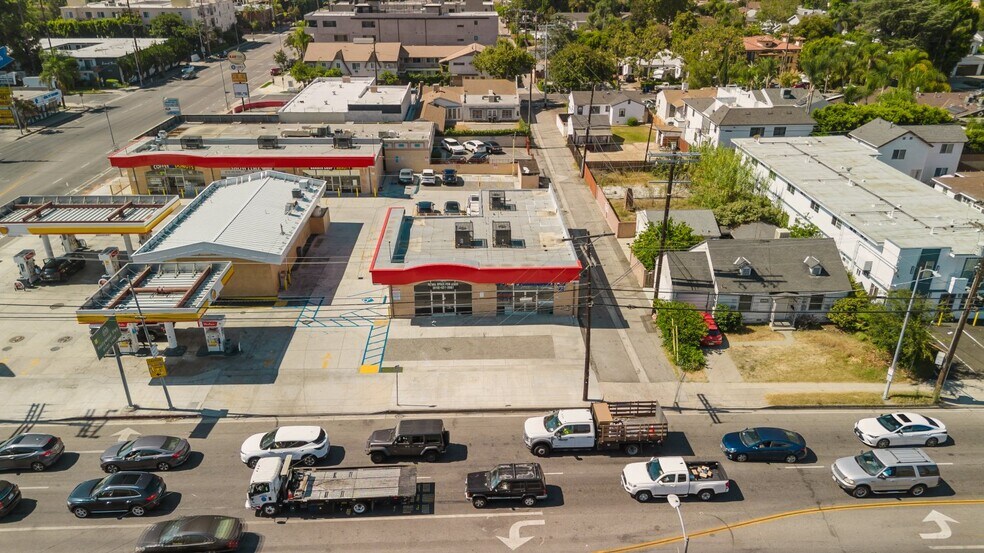 More Photos Of 5961 Laurel Canyon Blvd, Valley Village Storefront For Lease