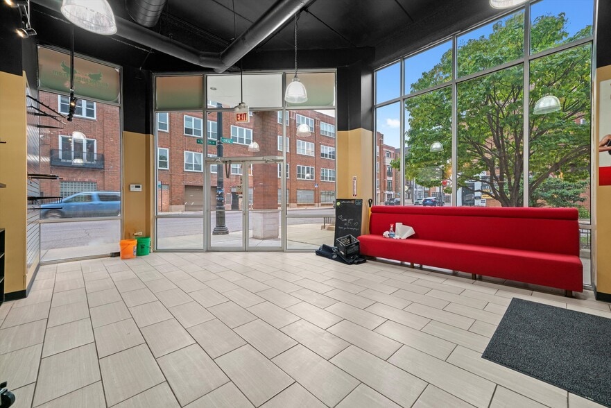 More Photos Of 1720 W North Ave, Chicago Storefront Retail Office For Lease