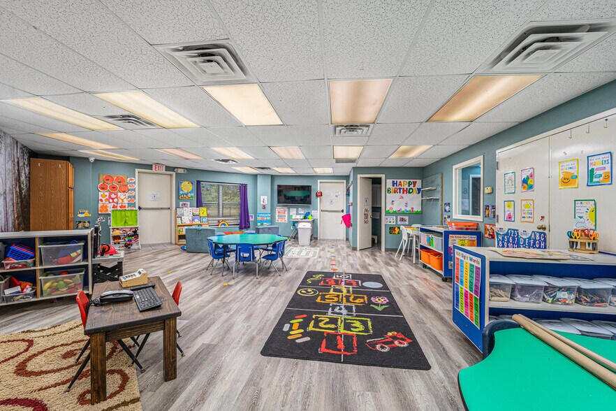 More Photos Of 3421 E Walnut St, Pearland Daycare Center For Sale