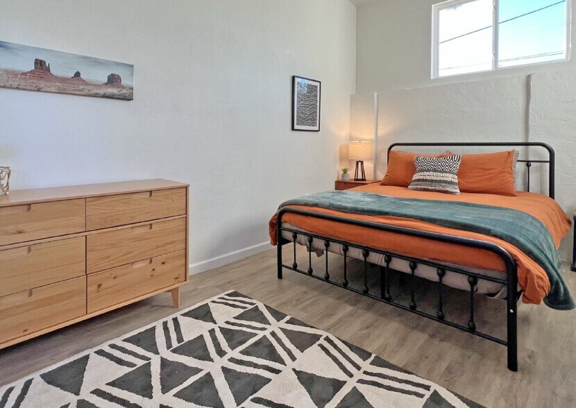 More Photos Of 511 Spruce St SE, Albuquerque Apartments For Sale