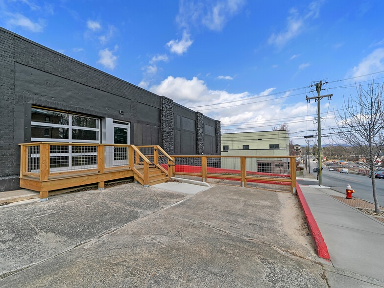 More Photos Of 37 N Broad St, Brevard Storefront Retail Office For Lease