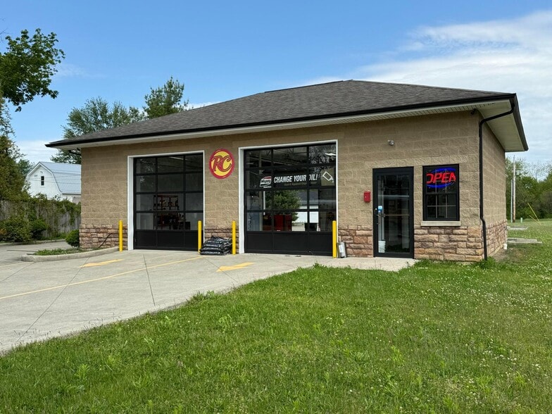 Primary Photo Of 600 N Main St, Baltimore Auto Repair For Sale