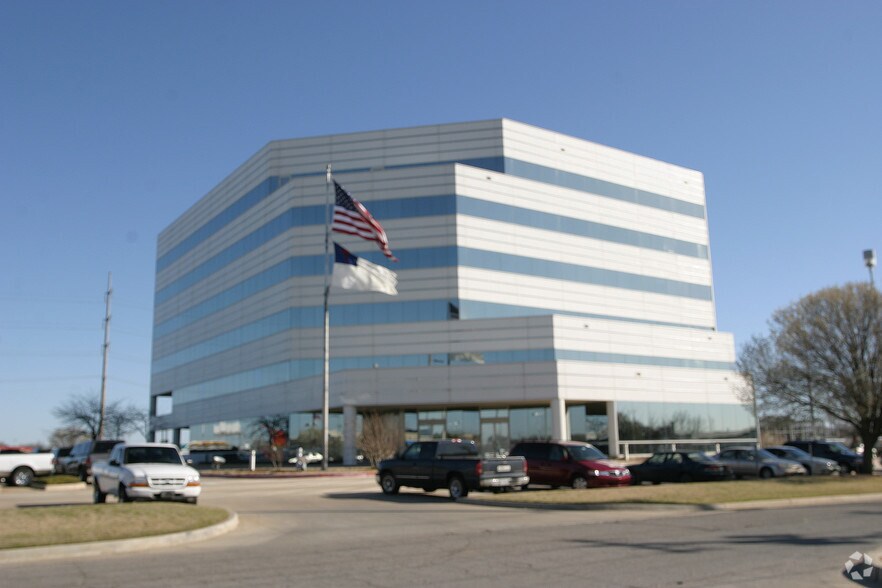 More Photos Of 3800 N May Ave, Oklahoma City Office For Sale