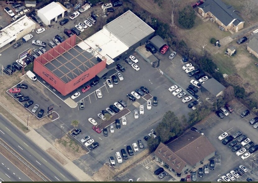 Primary Photo Of 6353 E Independence Blvd, Charlotte Auto Dealership For Lease