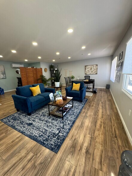 More Photos Of 108-198 S Huachuca St, Benson Storefront Retail Office For Lease