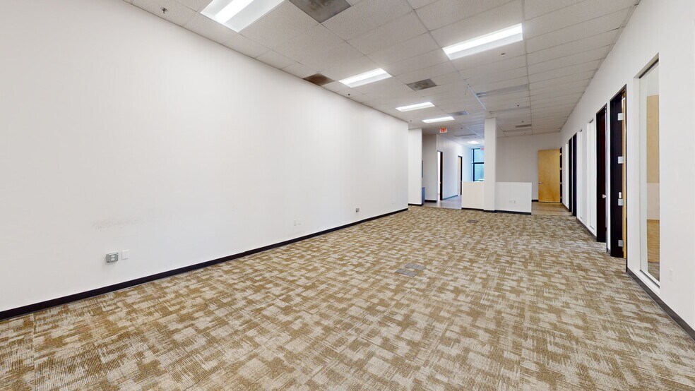 More Photos Of 16744-16772 W Bernardo Dr, San Diego Unknown For Lease