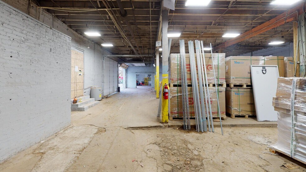 More Photos Of 3501 37th St, Mount Rainier Contractor Storage Yard For Lease