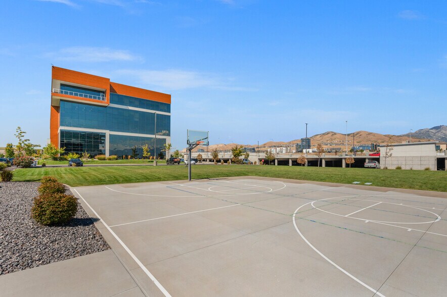 More Photos Of 2000 W Ashton Blvd, Lehi Office For Lease