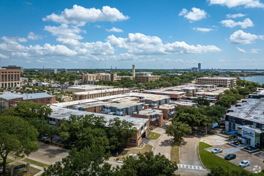 More Photos Of 2041 San Sebastian Ct, Houston Apartments For Sale