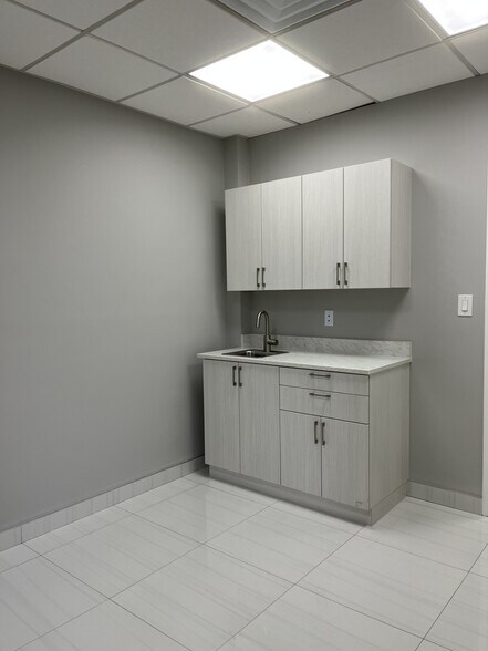 More Photos Of 685 Bloomfield Ave, Verona Medical For Lease