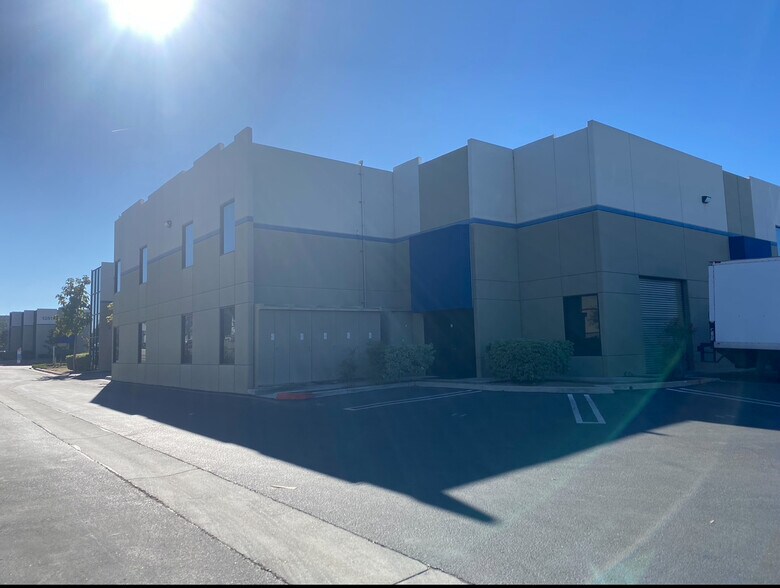 More Photos Of 1341 Distribution Way, Vista Distribution For Lease