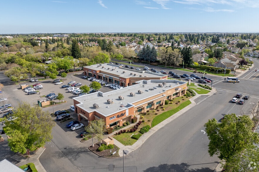 More Photos Of 7811 Laguna Blvd, Elk Grove Freestanding For Lease