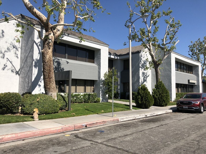 More Photos Of 27141 Hidaway Ave, Canyon Country Medical For Lease