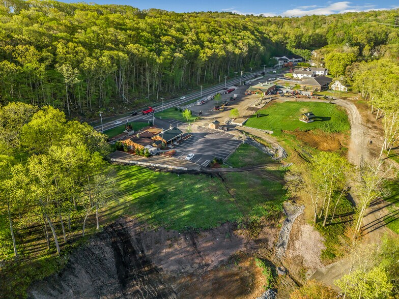 More Photos Of 94 E Route 66, Columbia Restaurant For Sale