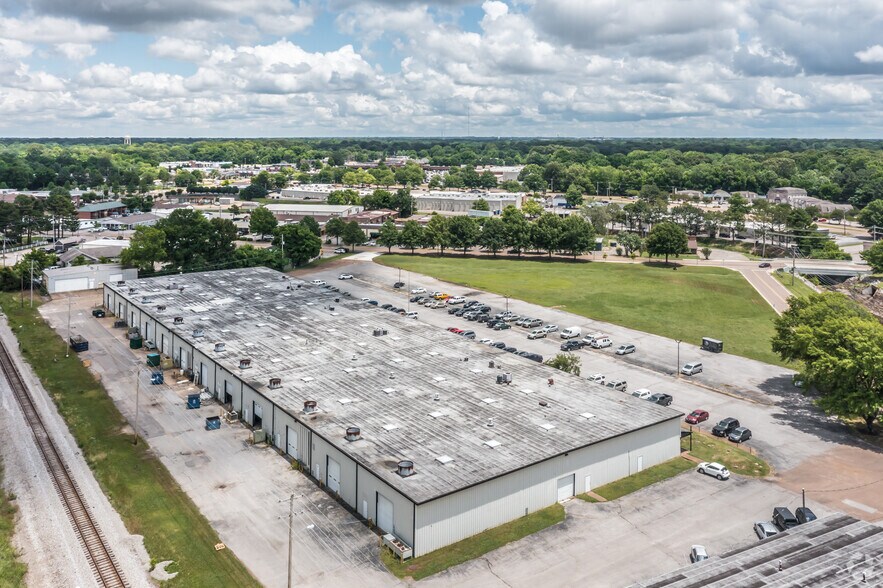 More Photos Of 5784-5818 Ferguson Rd, Bartlett Warehouse For Lease