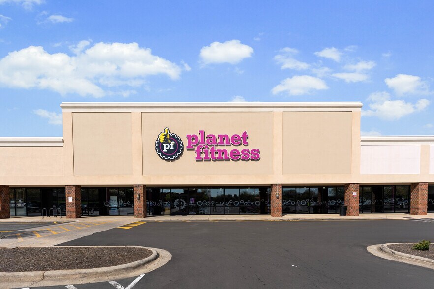 More Photos Of 1837 E Broad St, Statesville Unknown For Lease