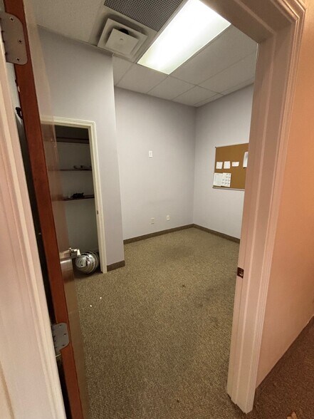 More Photos Of 29103-29115 Center Ridge Rd, Westlake Medical For Lease