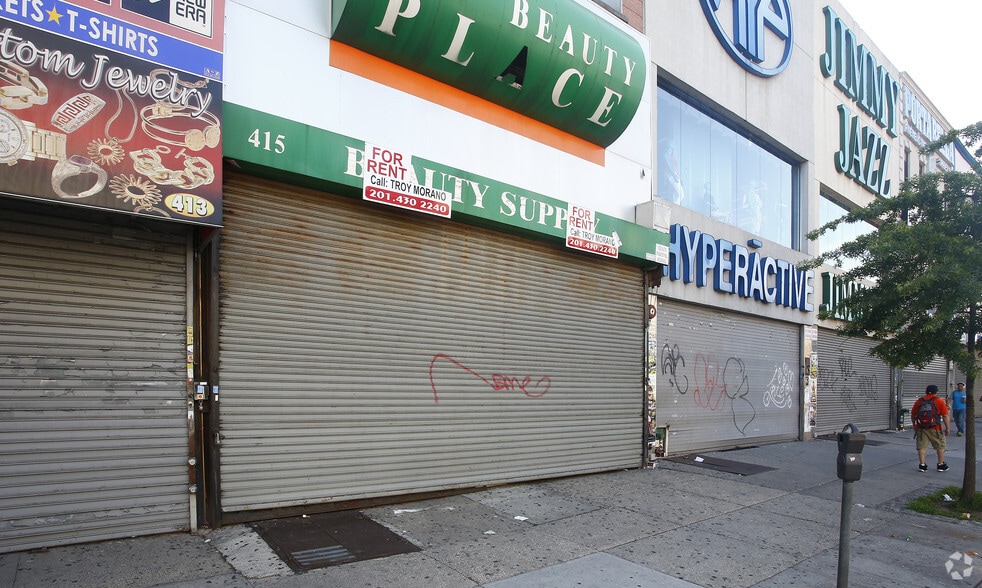More Photos Of 415 Knickerbocker Ave, Brooklyn Storefront For Lease