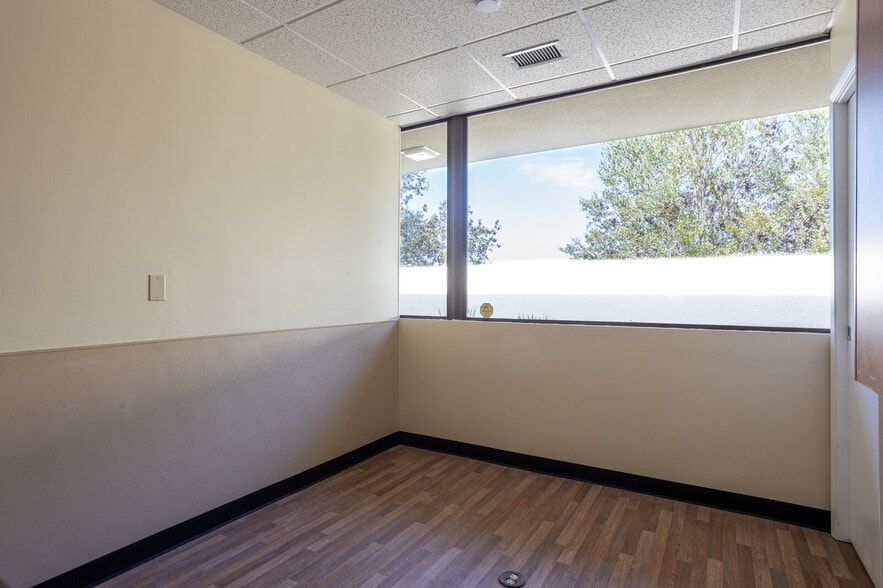 More Photos Of 15835 Pomerado Rd, Poway Unknown For Lease