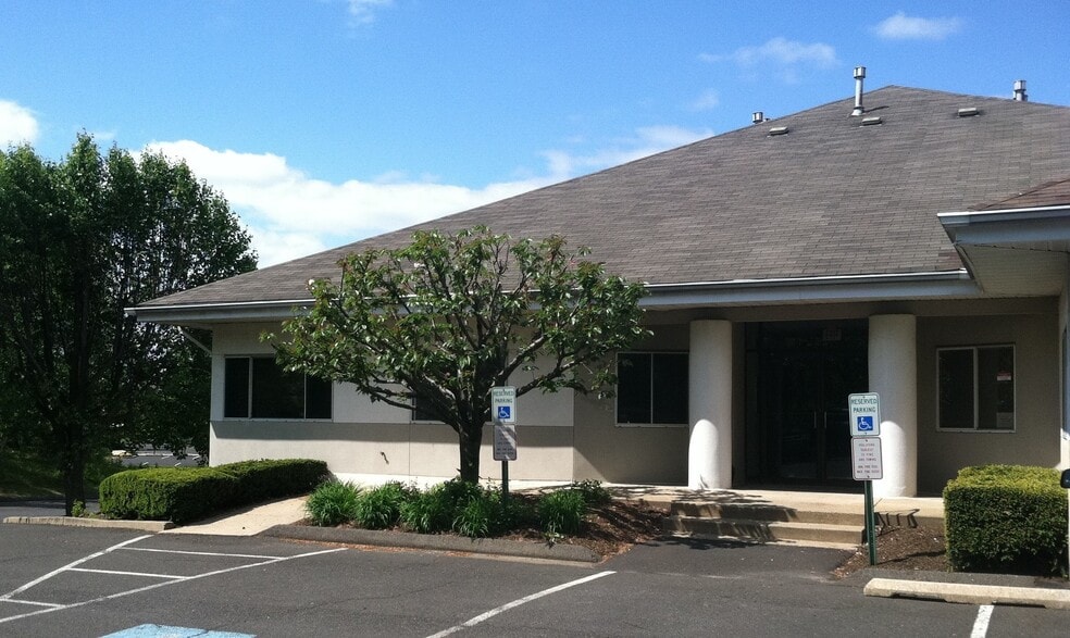 More Photos Of 400 N Buckstown Rd, Langhorne Office For Lease