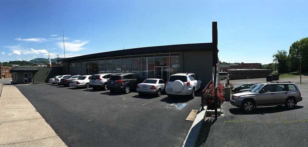 More Photos Of 201-207 N Boone St, Johnson City Office Residential For Lease