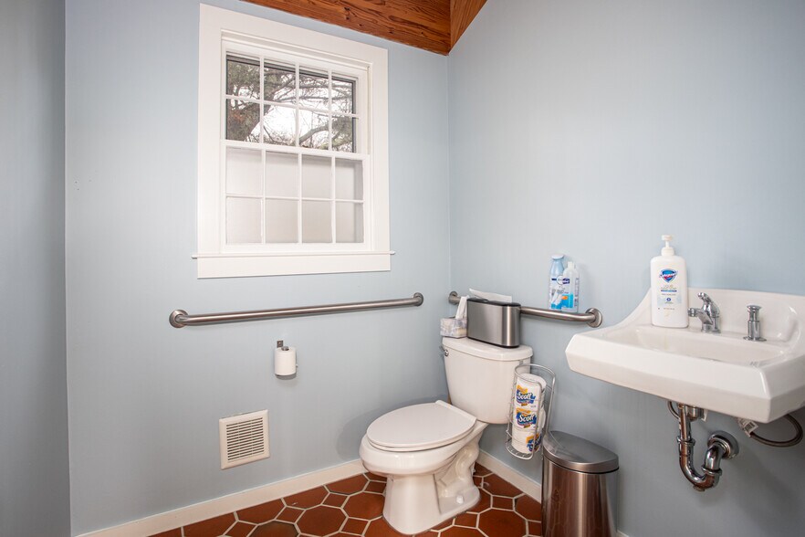 More Photos Of 767 Main Rd, Westport General Retail For Sale