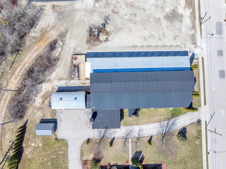 More Photos Of 310 S 10th St, Oostburg Manufacturing For Sale