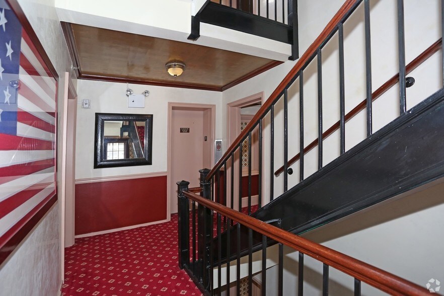 More Photos Of 8 Bond St, Great Neck Office For Lease