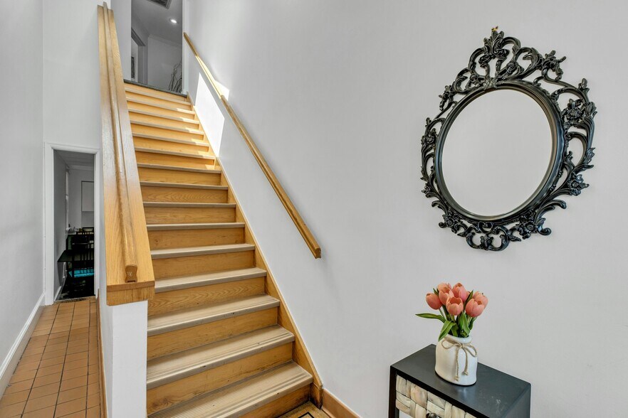 More Photos Of 139 Plandome Rd, Manhasset Medical For Sale