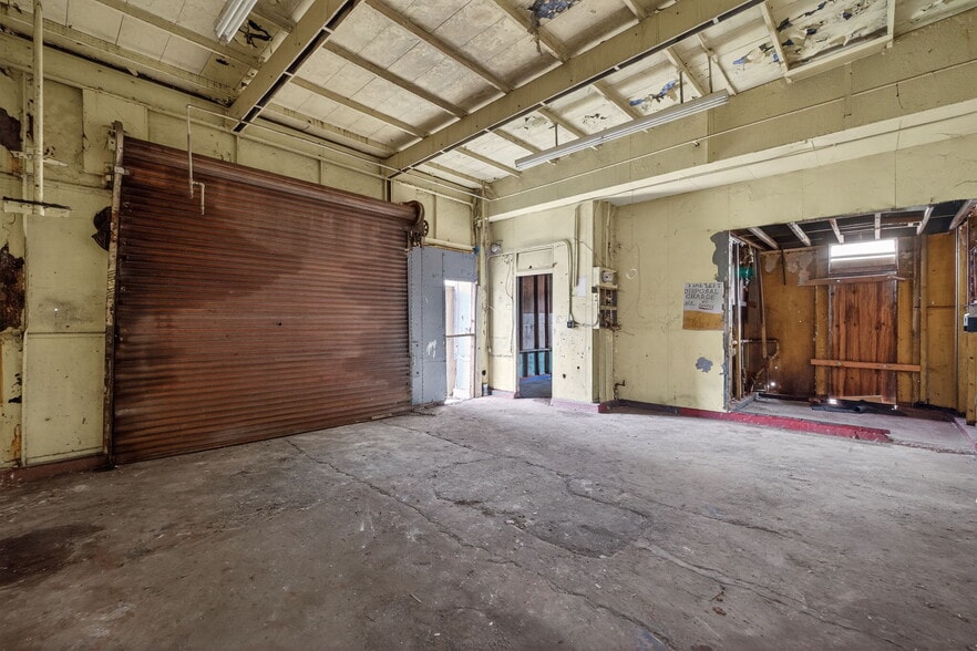More Photos Of 3341 Stockton Blvd, Sacramento Auto Repair For Sale