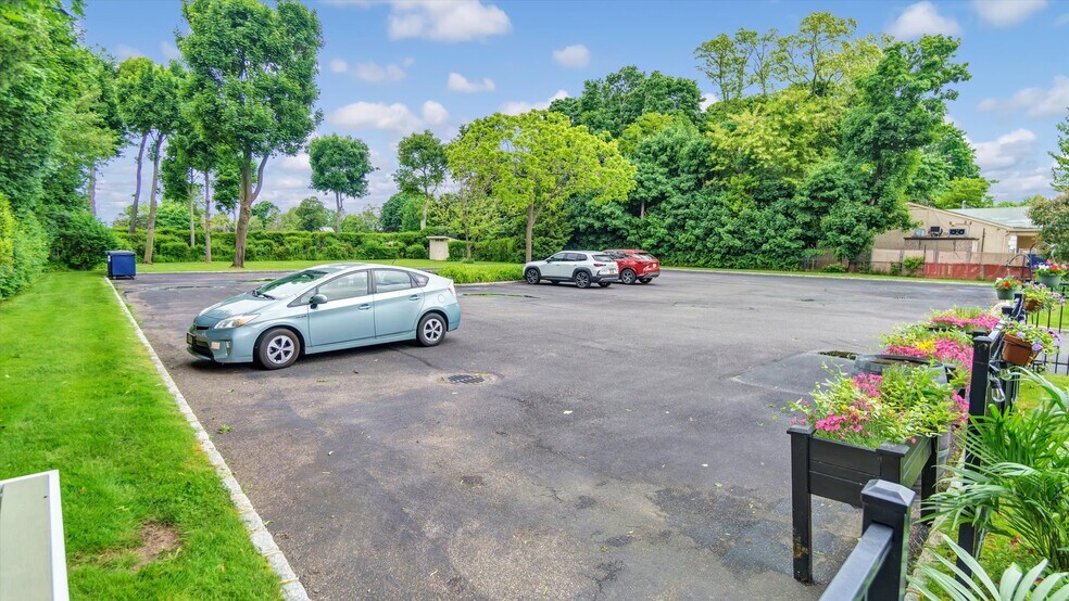 More Photos Of , Cutchogue Office For Sale