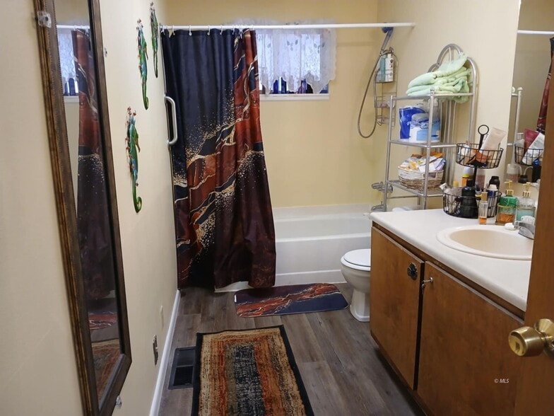 More Photos Of 1400 W 11th St, Alturas Specialty For Sale