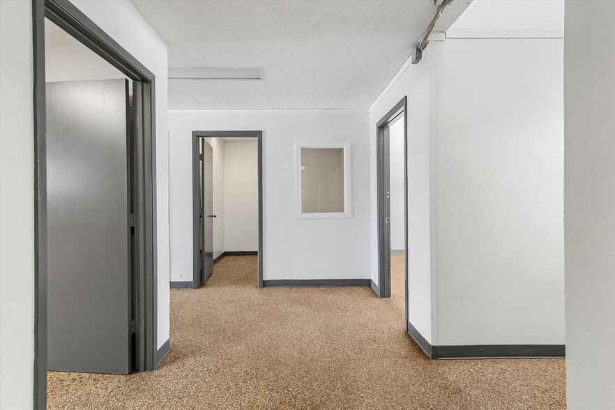 More Photos Of 1608 W Moore Ave, Terrell Auto Dealership For Sale