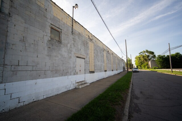 More Photos Of 232 Ferdinand St, Detroit Truck Terminal For Sale