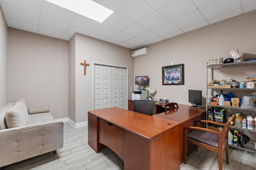 More Photos Of 6217 Fry Rd, Katy Auto Repair For Sale