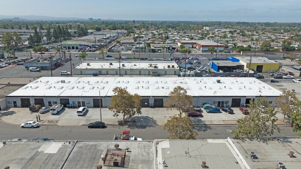 Primary Photo Of 2222-2308 W 2nd St, Santa Ana Service For Sale