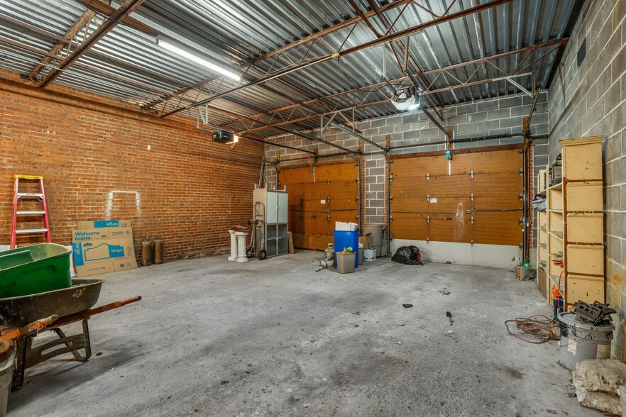 More Photos Of 2510 E 85th St, Kansas City Flex For Sale