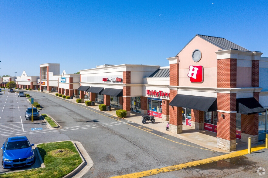 Primary Photo Of 168 Norman Station Blvd, Mooresville General Retail For Lease