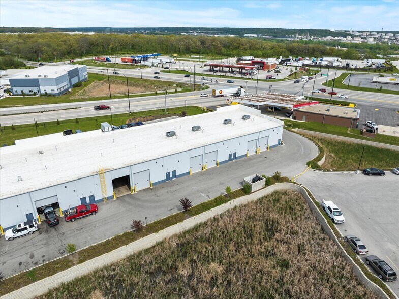 More Photos Of 1414-1440 Bolingbrook Dr, Romeoville Distribution For Lease