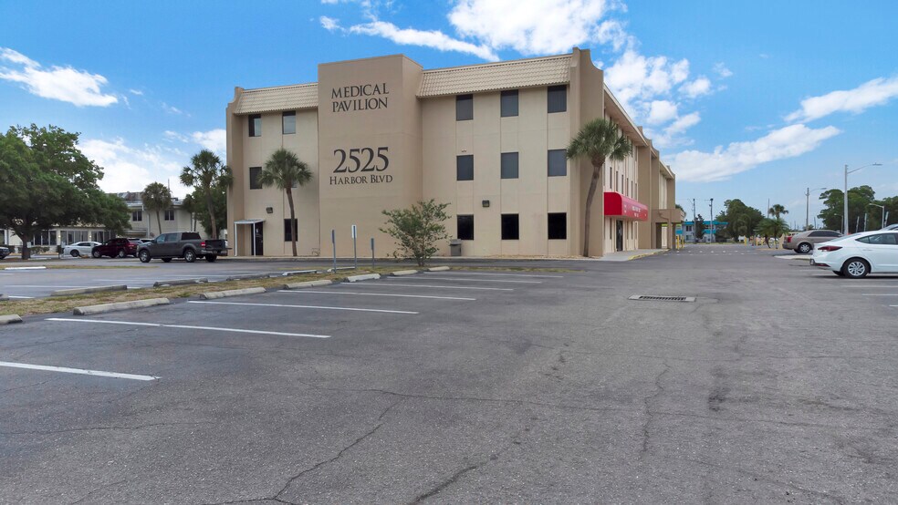 More Photos Of 2525 Harbor Blvd, Port Charlotte Medical For Lease