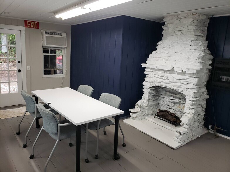 More Photos Of 216 E Memorial Dr, Dallas Storefront Retail Office For Sale