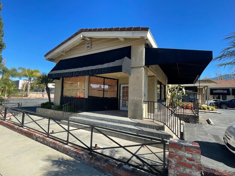 More Photos Of 560-588 N Diamond Bar Blvd, Diamond Bar Storefront Retail Office For Lease