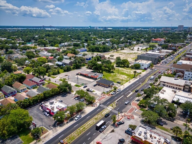 More Photos Of 20 E 9th St, Jacksonville Freestanding For Sale