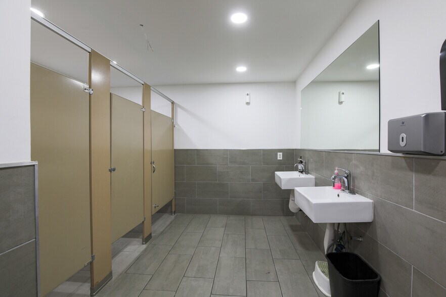 More Photos Of 8311 Westminster Blvd, Westminster Medical For Sale