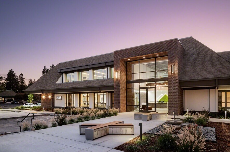 More Photos Of 2135 Butano Dr, Sacramento Office For Lease